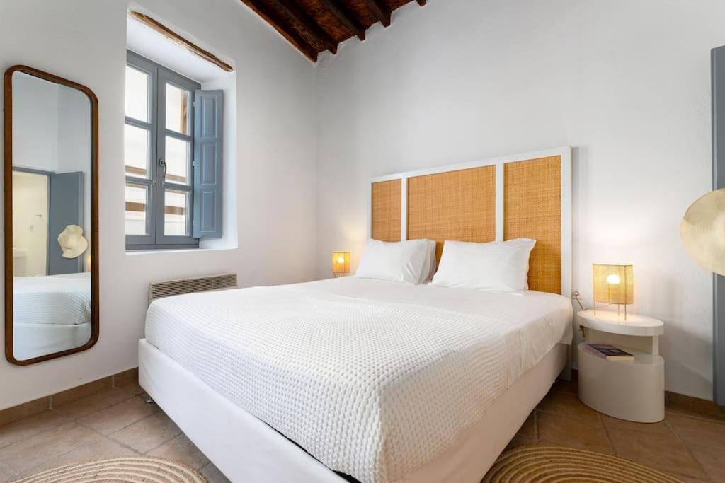 Venghera In The Heart Of Naousa (Paros)